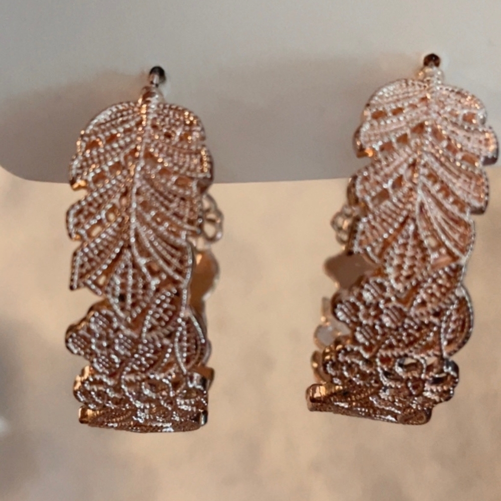 Elegant Gold Leaf Earrings